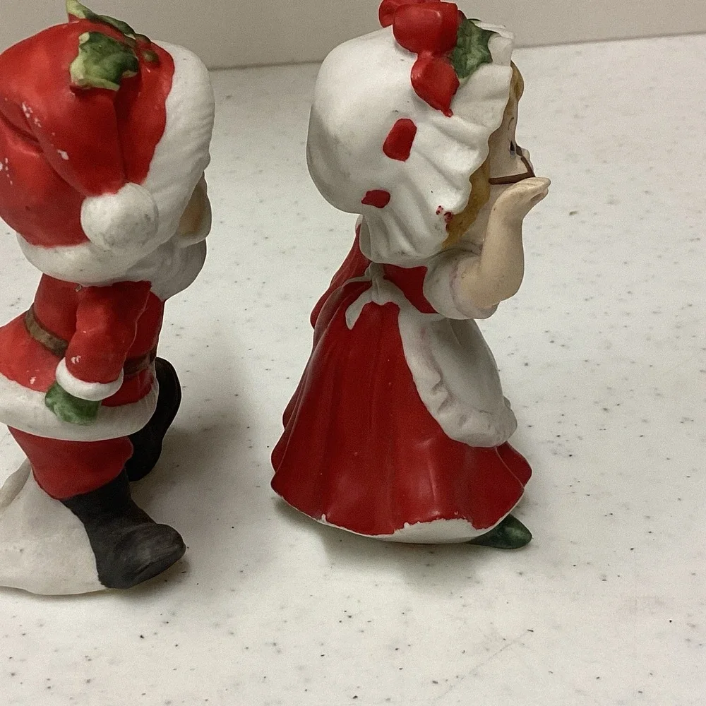 Lefton Santa & Mrs. Claus Christmas Figurines Set of 2 Ceramic Hand Painted
